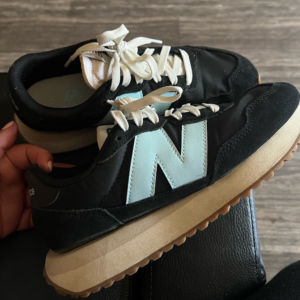 New Balance Women's 237 V1 Classic Sneaker